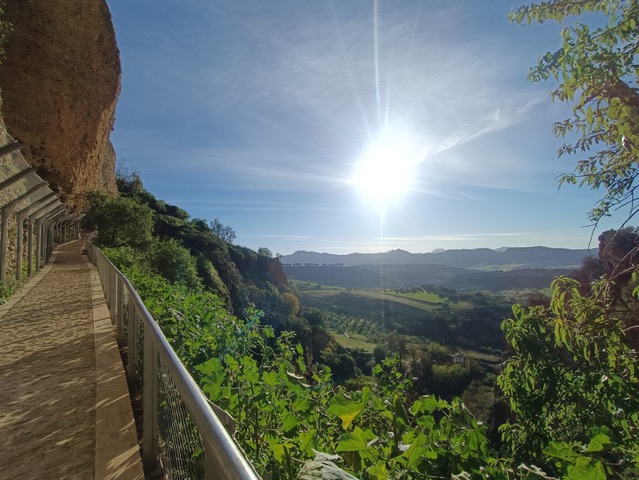 Path with view out towards Ronda’s green valley. Photo © Karethe Linaae